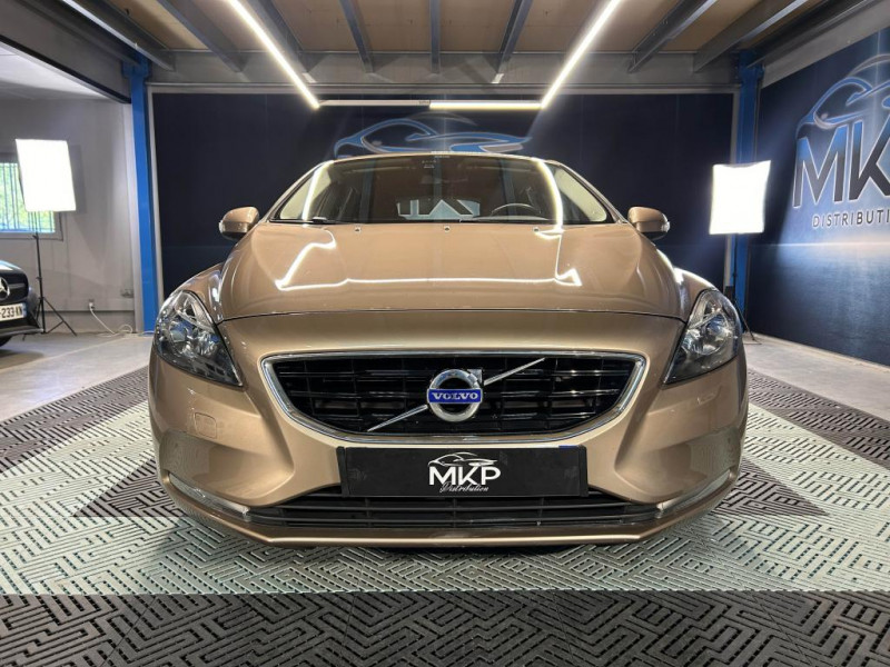 Photo 8 de l'offre de VOLVO V40  T3 1.6 150 Kinetic BVM à 11990€ chez MKP Distribution