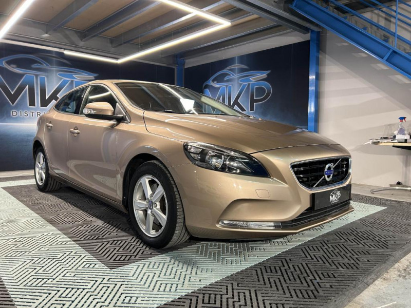 Photo 6 de l'offre de VOLVO V40  T3 1.6 150 Kinetic BVM à 11990€ chez MKP Distribution