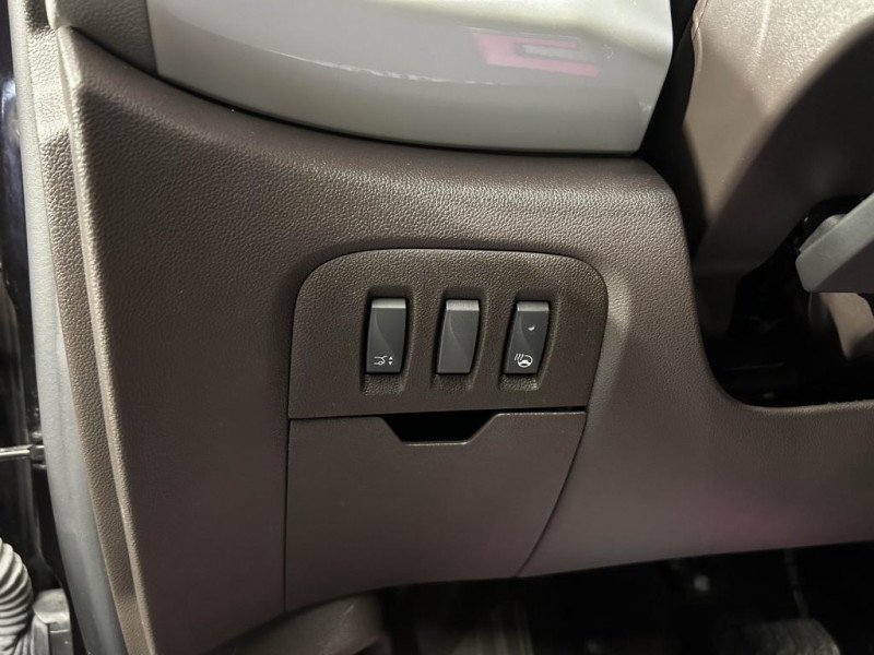Photo 20 de l'offre de RENAULT ESPACE 1.8 Tce 225 Energy Initiale Paris EDC 7 places à 23990€ chez MKP Distribution