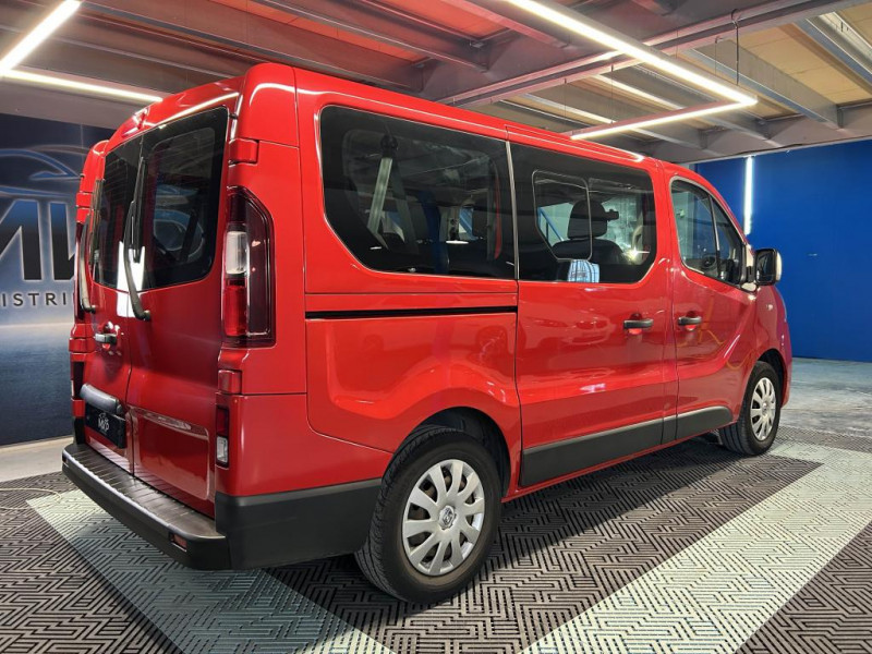 Photo 5 de l'offre de RENAULT TRAFIC Combi L1 1.6 dCi 125 Energy Zen 8 places  à 20490€ chez MKP Distribution