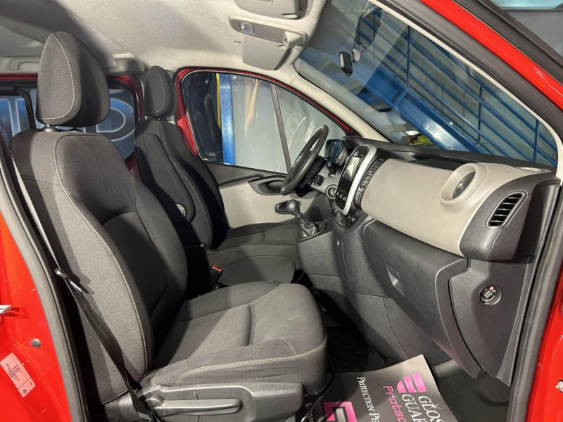Photo 29 de l'offre de RENAULT TRAFIC Combi L1 1.6 dCi 125 Energy Zen 8 places  à 20490€ chez MKP Distribution