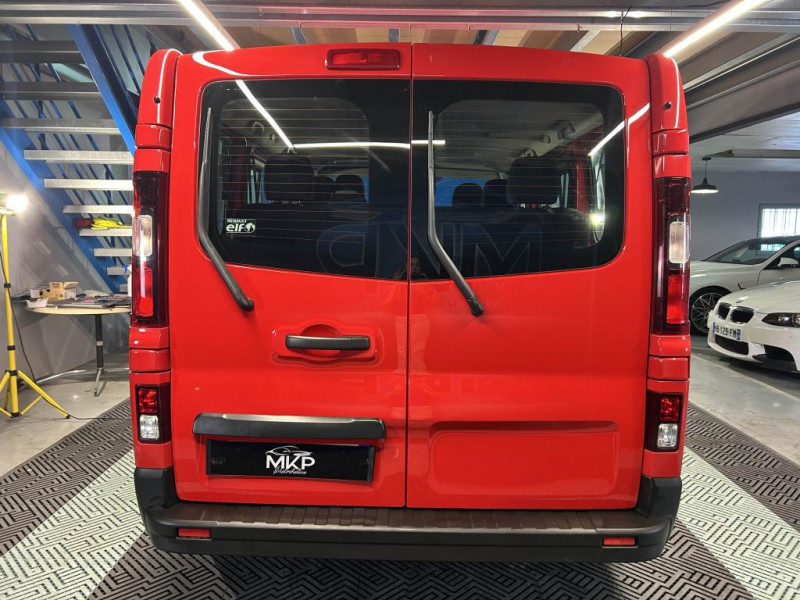 Photo 4 de l'offre de RENAULT TRAFIC Combi L1 1.6 dCi 125 Energy Zen 8 places  à 20490€ chez MKP Distribution