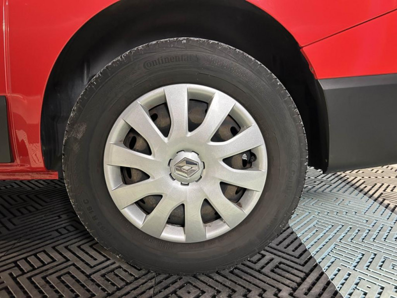 Photo 34 de l'offre de RENAULT TRAFIC Combi L1 1.6 dCi 125 Energy Zen 8 places  à 20490€ chez MKP Distribution