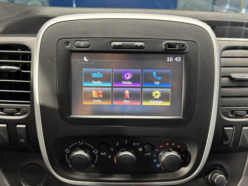 Photo 19 de l'offre de RENAULT TRAFIC Combi L1 1.6 dCi 125 Energy Zen 8 places  à 20490€ chez MKP Distribution