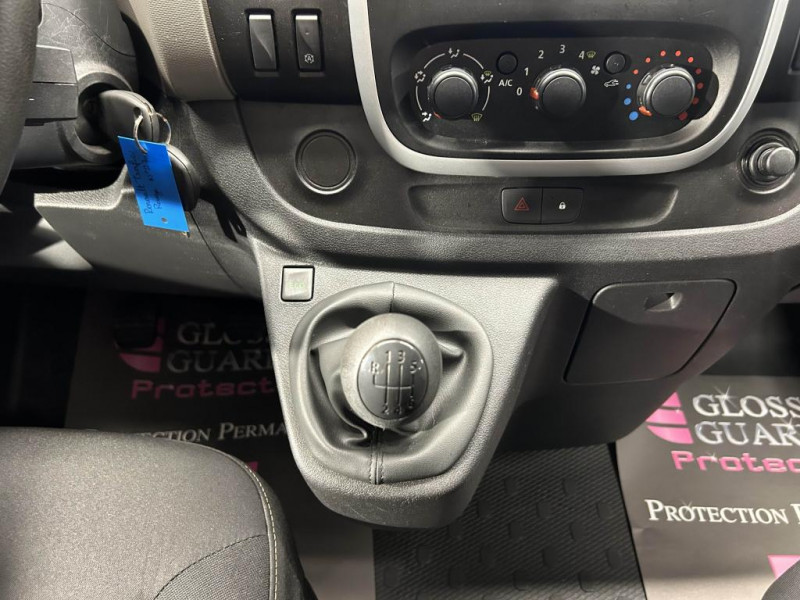 Photo 21 de l'offre de RENAULT TRAFIC Combi L1 1.6 dCi 125 Energy Zen 8 places  à 20490€ chez MKP Distribution