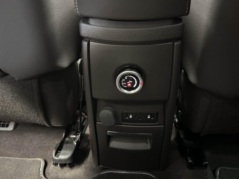 Photo 39 de l'offre de RENAULT ESPACE 1.8 Tce 225 Energy Initiale Paris EDC 7 places à 23990€ chez MKP Distribution
