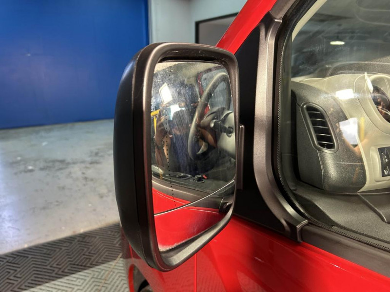 Photo 32 de l'offre de RENAULT TRAFIC Combi L1 1.6 dCi 125 Energy Zen 8 places  à 20490€ chez MKP Distribution