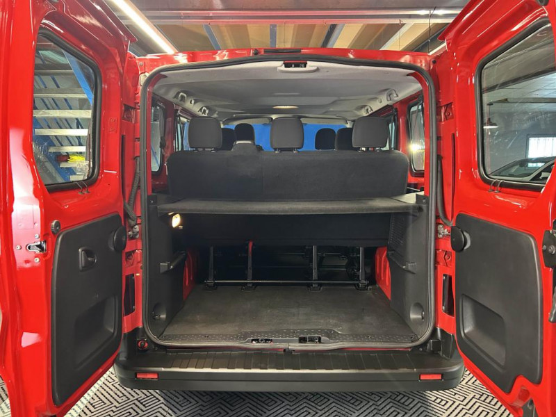 Photo 10 de l'offre de RENAULT TRAFIC Combi L1 1.6 dCi 125 Energy Zen 8 places  à 20490€ chez MKP Distribution