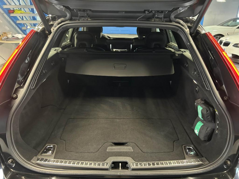 Photo 9 de l'offre de VOLVO V90  D4 2.0 190 Geartronic 8 R-Design  à 27990€ chez MKP Distribution