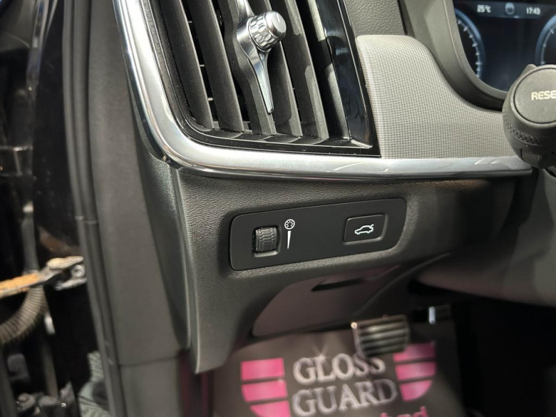 Photo 19 de l'offre de VOLVO V90  D4 2.0 190 Geartronic 8 R-Design  à 27990€ chez MKP Distribution