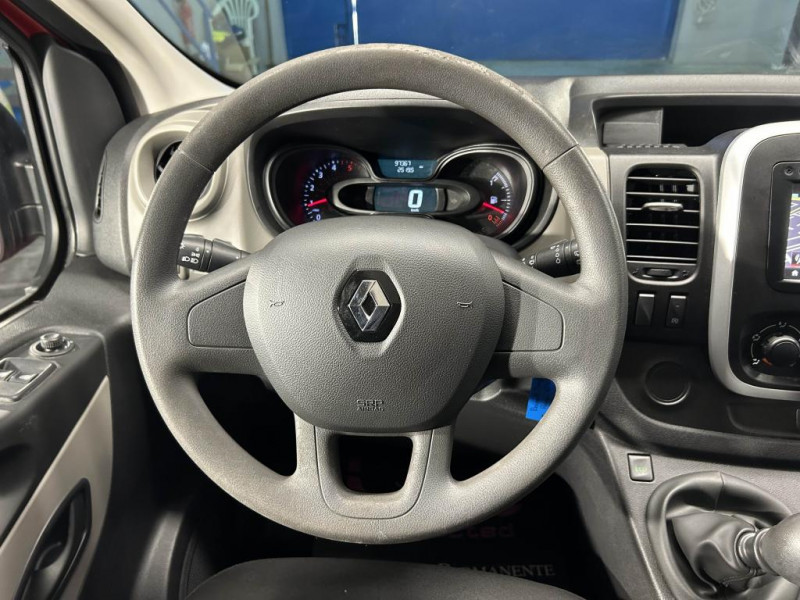 Photo 14 de l'offre de RENAULT TRAFIC Combi L1 1.6 dCi 125 Energy Zen 8 places  à 20490€ chez MKP Distribution