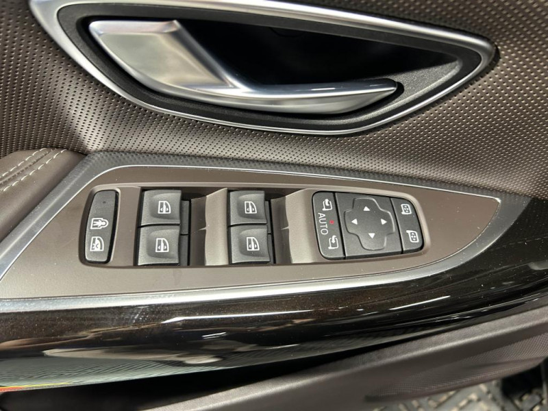 Photo 32 de l'offre de RENAULT ESPACE 1.8 Tce 225 Energy Initiale Paris EDC 7 places à 23990€ chez MKP Distribution