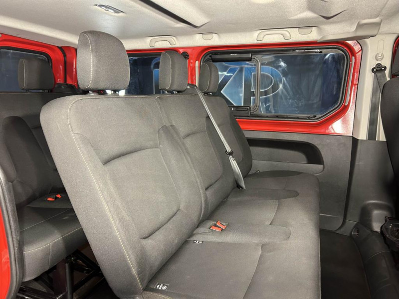 Photo 27 de l'offre de RENAULT TRAFIC Combi L1 1.6 dCi 125 Energy Zen 8 places  à 20490€ chez MKP Distribution