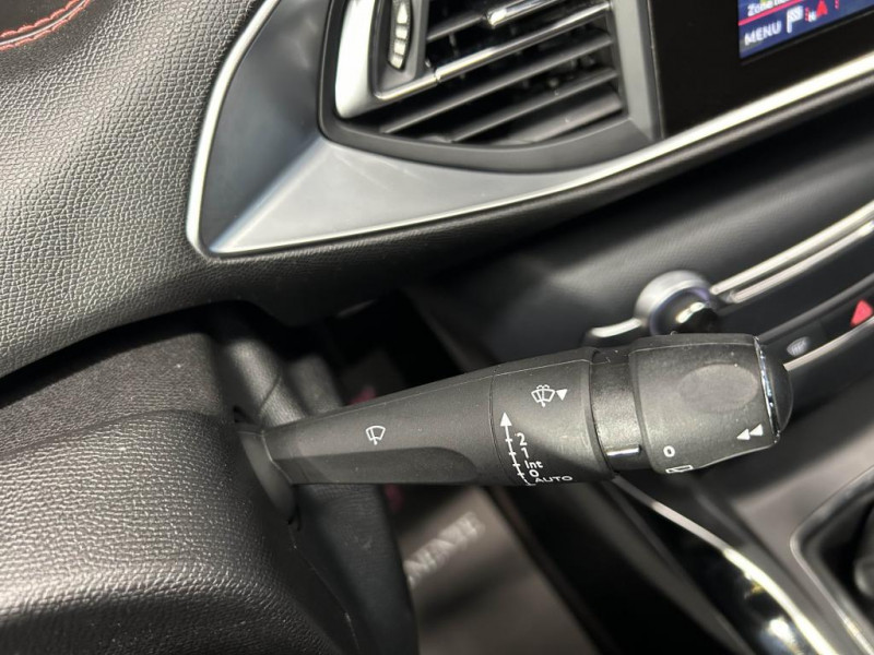 Photo 17 de l'offre de PEUGEOT 308 SW  2.0 HDi 150 EAT6 GT Line à 15490€ chez MKP Distribution