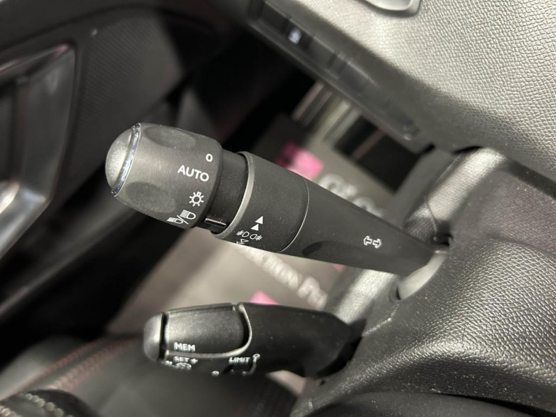 Photo 16 de l'offre de PEUGEOT 308 SW  2.0 HDi 150 EAT6 GT Line à 15490€ chez MKP Distribution