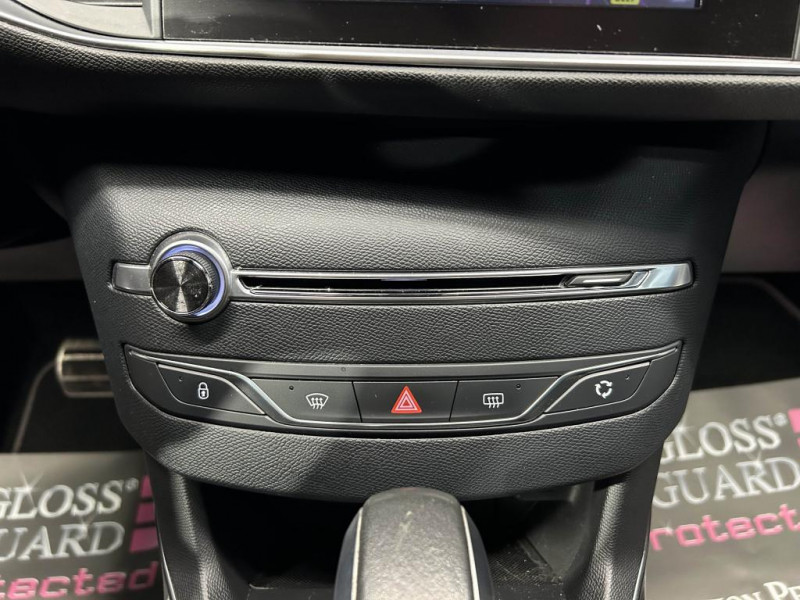 Photo 25 de l'offre de PEUGEOT 308 SW  2.0 HDi 150 EAT6 GT Line à 15490€ chez MKP Distribution