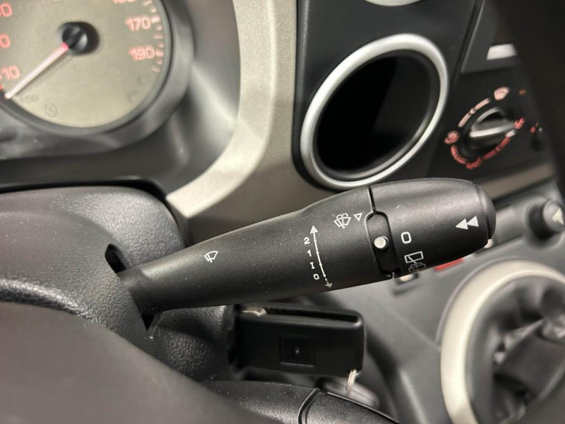 Photo 15 de l'offre de PEUGEOT PARTNER 1.6 BlueHDi 100  Active BVM à 12490€ chez MKP Distribution