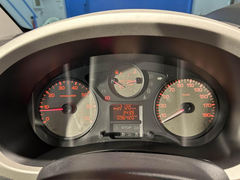 Photo 11 de l'offre de PEUGEOT PARTNER 1.6 BlueHDi 100  Active BVM à 12490€ chez MKP Distribution