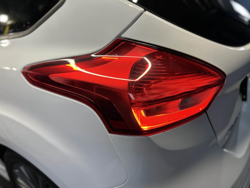 Photo 41 de l'offre de FORD FOCUS 1.0 EcoBoost 125  ST Line BVM à 11490€ chez MKP Distribution