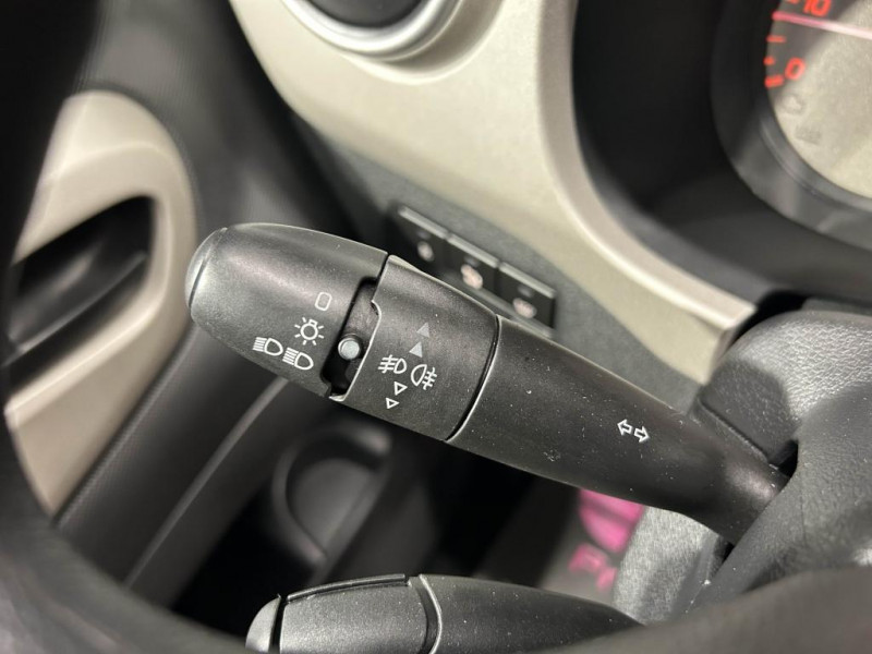 Photo 14 de l'offre de PEUGEOT PARTNER 1.6 BlueHDi 100  Active BVM à 12490€ chez MKP Distribution