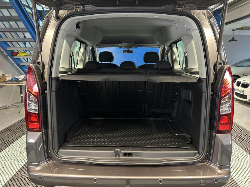 Photo 9 de l'offre de PEUGEOT PARTNER 1.6 BlueHDi 100  Active BVM à 12490€ chez MKP Distribution