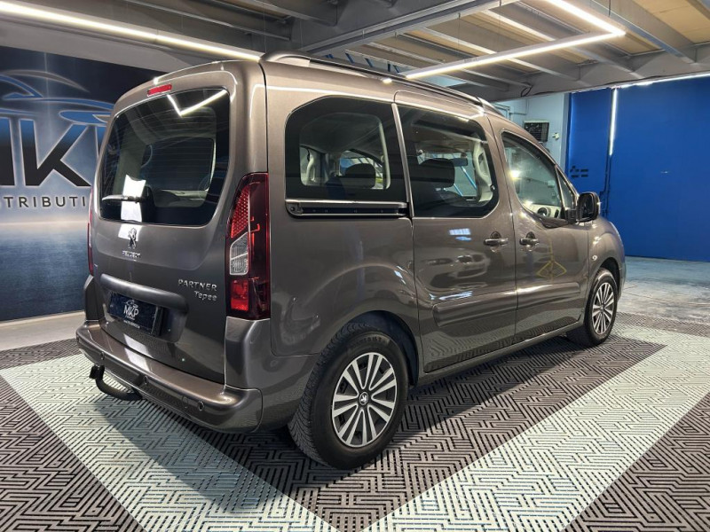 Photo 5 de l'offre de PEUGEOT PARTNER 1.6 BlueHDi 100  Active BVM à 12490€ chez MKP Distribution