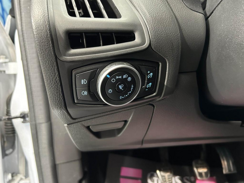 Photo 17 de l'offre de FORD FOCUS 1.0 EcoBoost 125  ST Line BVM à 11490€ chez MKP Distribution