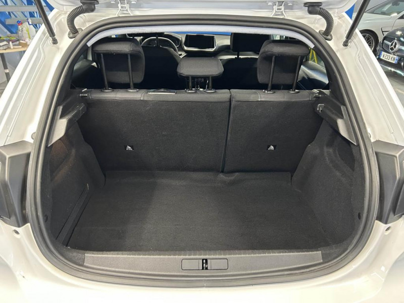 Photo 9 de l'offre de PEUGEOT 208 1.5  BlueHDi 100 Style BVM  à 13990€ chez MKP Distribution