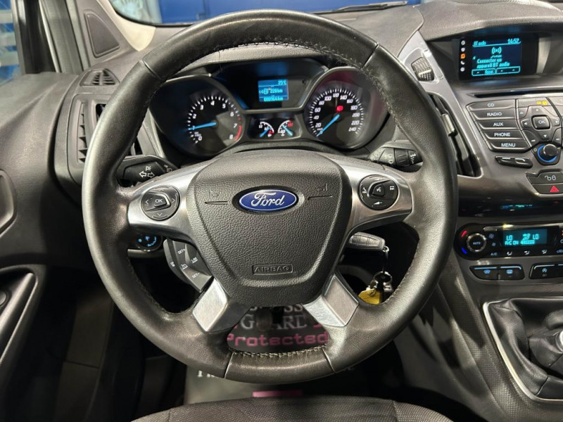 Photo 13 de l'offre de FORD TRANSIT CONNECT/TOURNEO CONNECT  1.0 EcoBoost 100 Titanium BVM à 12990€ chez MKP Distribution