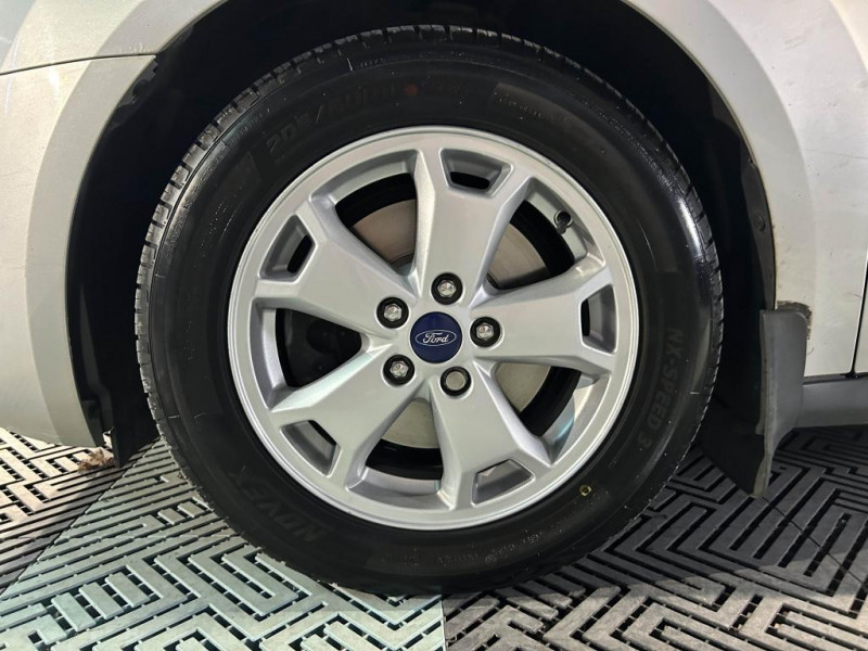 Photo 50 de l'offre de FORD TRANSIT CONNECT/TOURNEO CONNECT  1.0 EcoBoost 100 Titanium BVM à 12990€ chez MKP Distribution