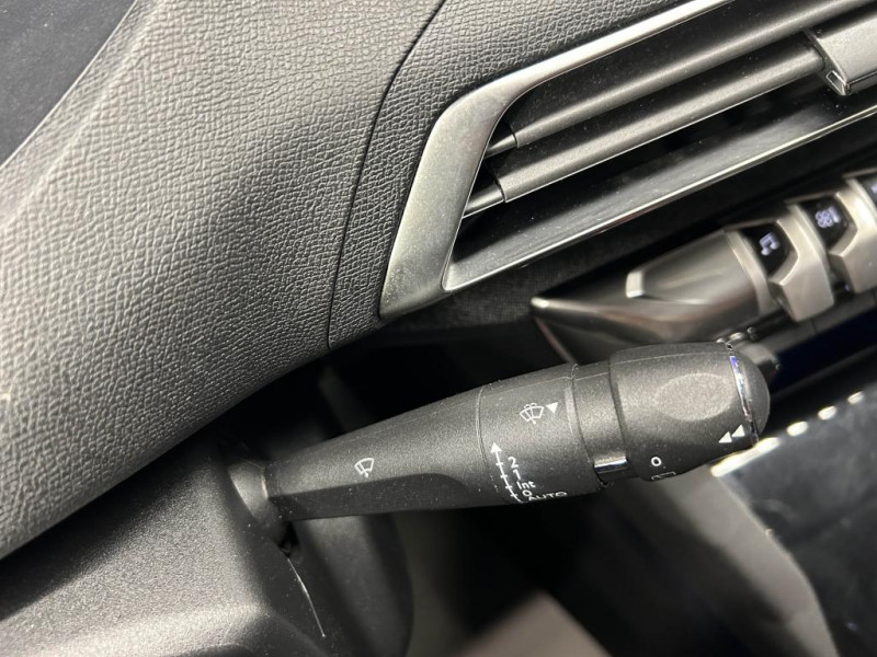 Photo 18 de l'offre de PEUGEOT 3008  1.6 BlueHDi  120  Allure BVM à 12990€ chez MKP Distribution