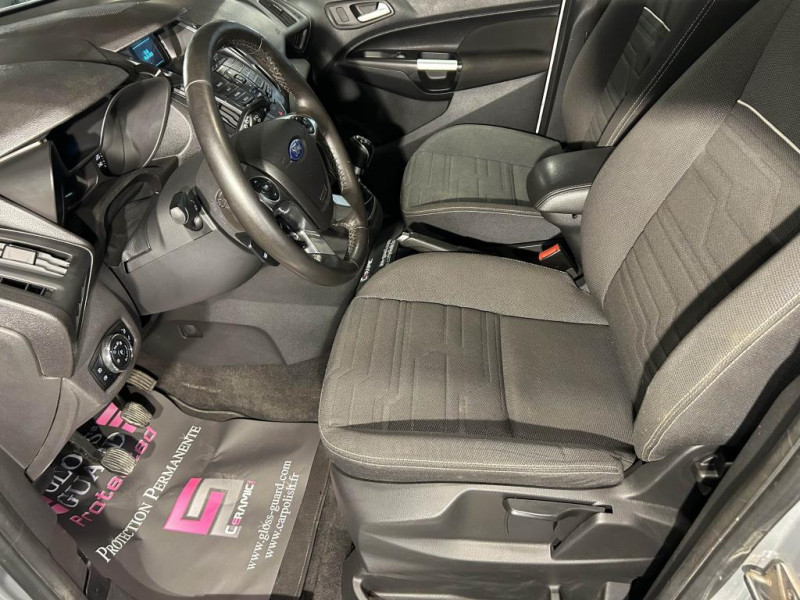 Photo 28 de l'offre de FORD TRANSIT CONNECT/TOURNEO CONNECT  1.0 EcoBoost 100 Titanium BVM à 12990€ chez MKP Distribution
