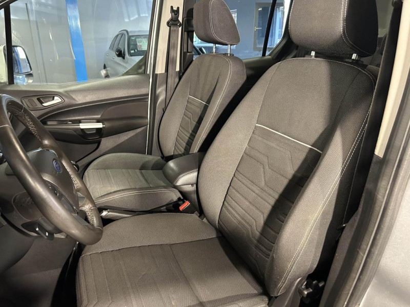 Photo 27 de l'offre de FORD TRANSIT CONNECT/TOURNEO CONNECT  1.0 EcoBoost 100 Titanium BVM à 12990€ chez MKP Distribution