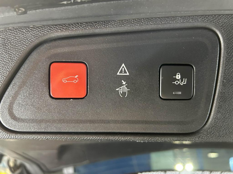 Photo 10 de l'offre de PEUGEOT 3008  1.6 BlueHDi  120  Allure BVM à 12990€ chez MKP Distribution
