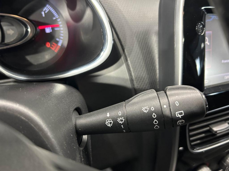 Photo 16 de l'offre de RENAULT CLIO 0.9 90 LIMITED BVM à 7990€ chez MKP Distribution