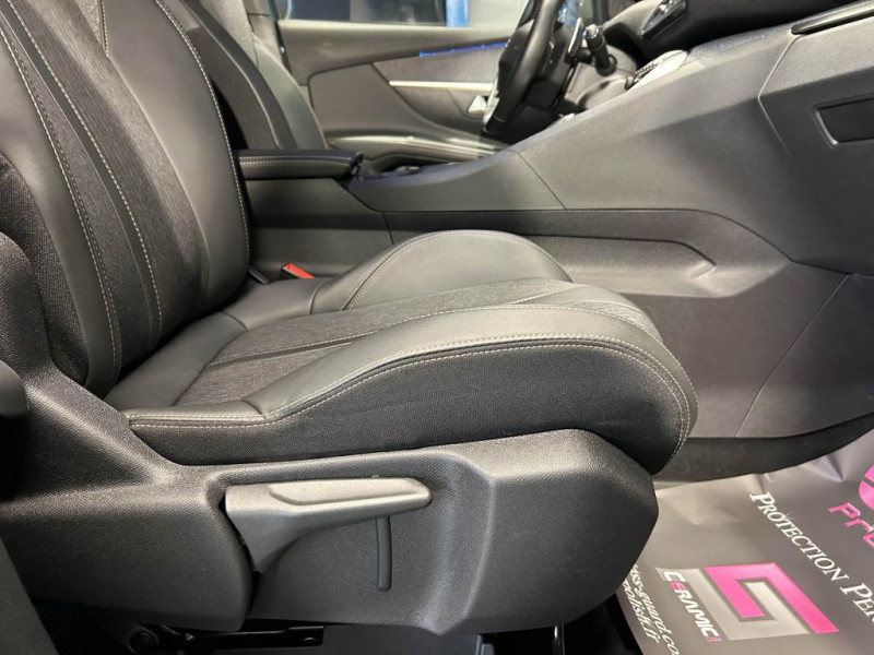 Photo 46 de l'offre de PEUGEOT 5008  1.5 BlueHDi 130  EAT8 GT Line 7 places à 24990€ chez MKP Distribution