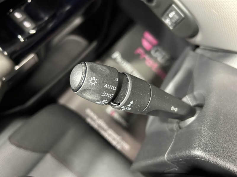 Photo 16 de l'offre de CITROEN C4 CACTUS 1.5 BlueHDi 120 EAT6  Shine  à 13490€ chez MKP Distribution