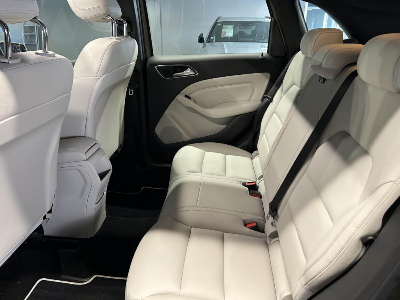 Photo 37 de l'offre de MERCEDES-BENZ CLASSE B  200 D BlueEFFICIENCY Design BVA à 14990€ chez MKP Distribution