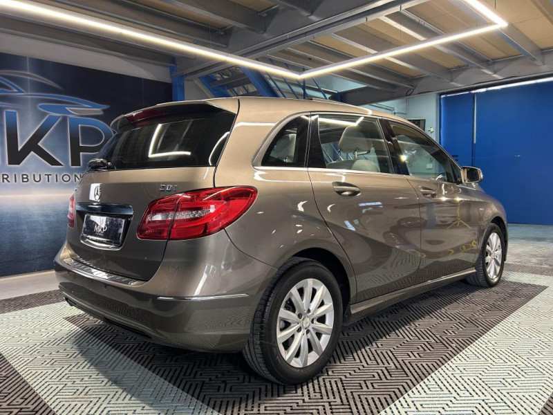 Photo 5 de l'offre de MERCEDES-BENZ CLASSE B  200 D BlueEFFICIENCY Design BVA à 14990€ chez MKP Distribution