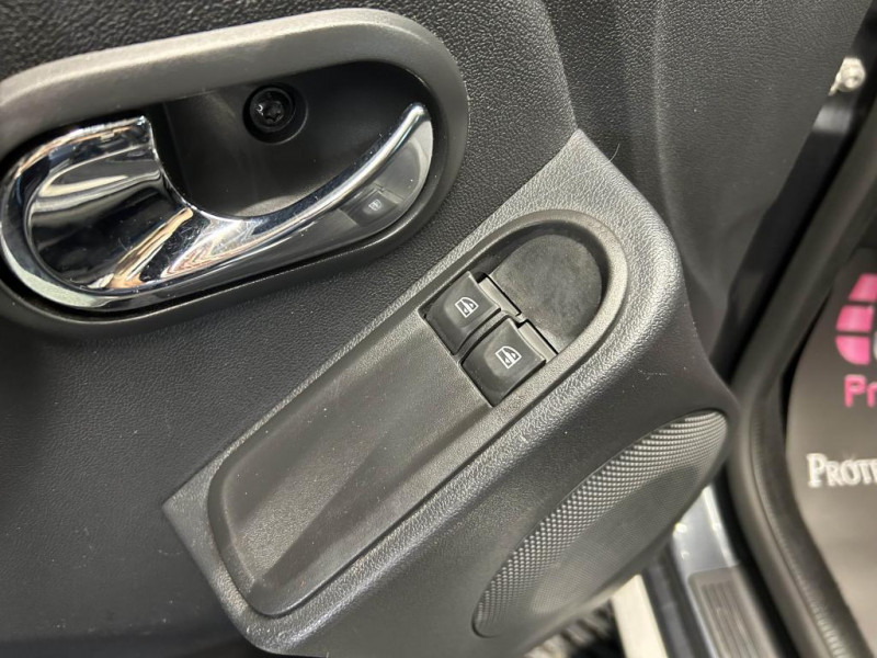 Photo 27 de l'offre de DACIA DUSTER 1.5 dCi 110 10 ANS BVM  à 10990€ chez MKP Distribution