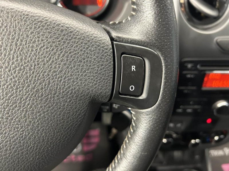 Photo 14 de l'offre de DACIA DUSTER 1.5 dCi 110 10 ANS BVM  à 10990€ chez MKP Distribution