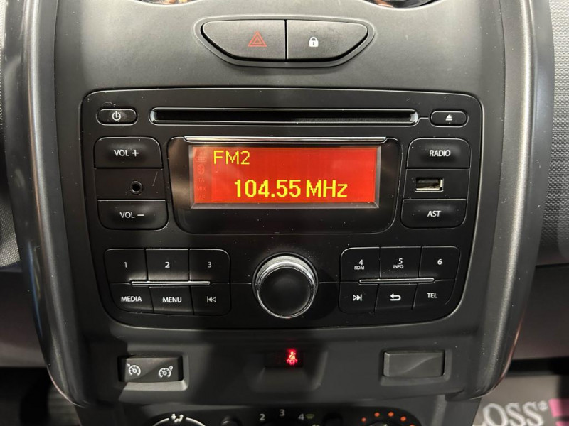 Photo 18 de l'offre de DACIA DUSTER 1.5 dCi 110 10 ANS BVM  à 10990€ chez MKP Distribution