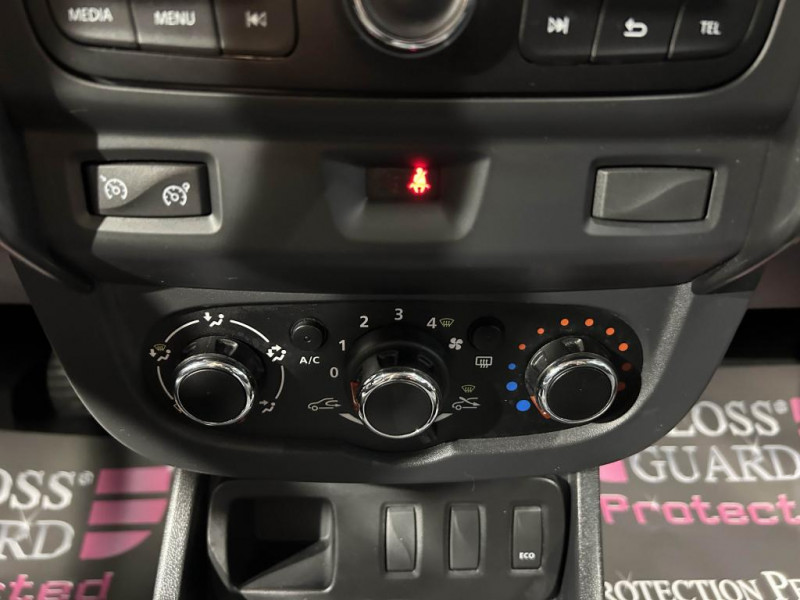 Photo 19 de l'offre de DACIA DUSTER 1.5 dCi 110 10 ANS BVM  à 10990€ chez MKP Distribution