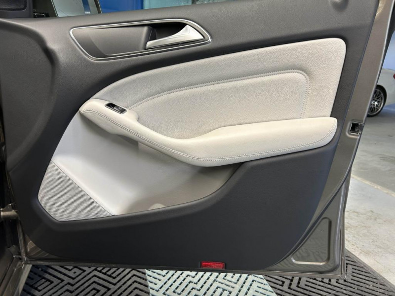 Photo 47 de l'offre de MERCEDES-BENZ CLASSE B  200 D BlueEFFICIENCY Design BVA à 14990€ chez MKP Distribution