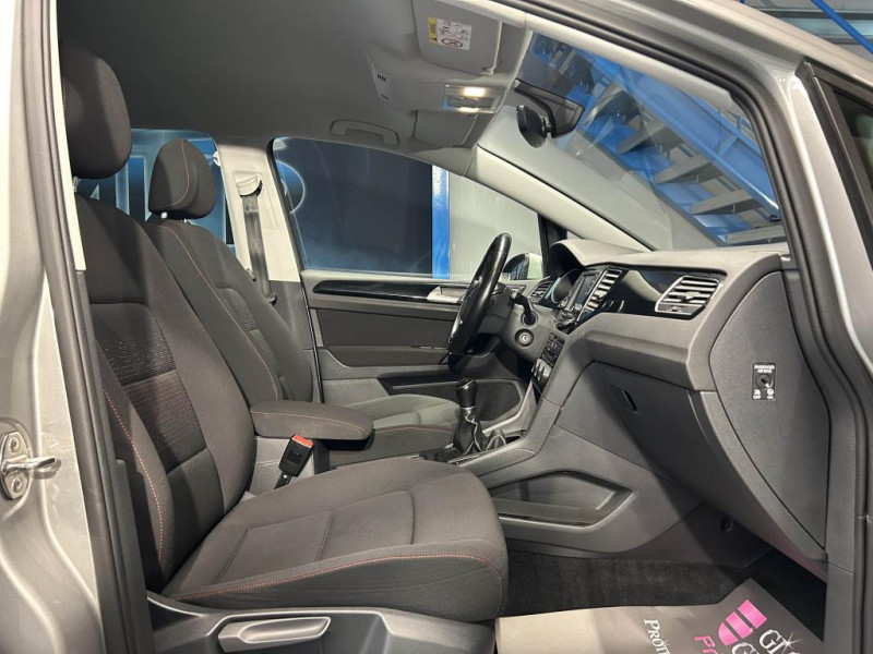 Photo 40 de l'offre de VOLKSWAGEN GOLF SPORTSVAN  1.2 TSI 110 Sound BVM à 13990€ chez MKP Distribution