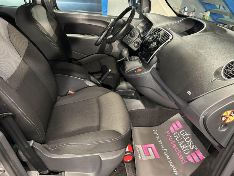 Photo 36 de l'offre de RENAULT KANGOO 1.2 TCE 115 Energy Intens BVM  à 12990€ chez MKP Distribution