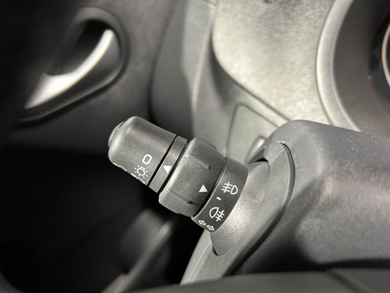 Photo 15 de l'offre de RENAULT KANGOO 1.2 TCE 115 Energy Intens BVM  à 12990€ chez MKP Distribution