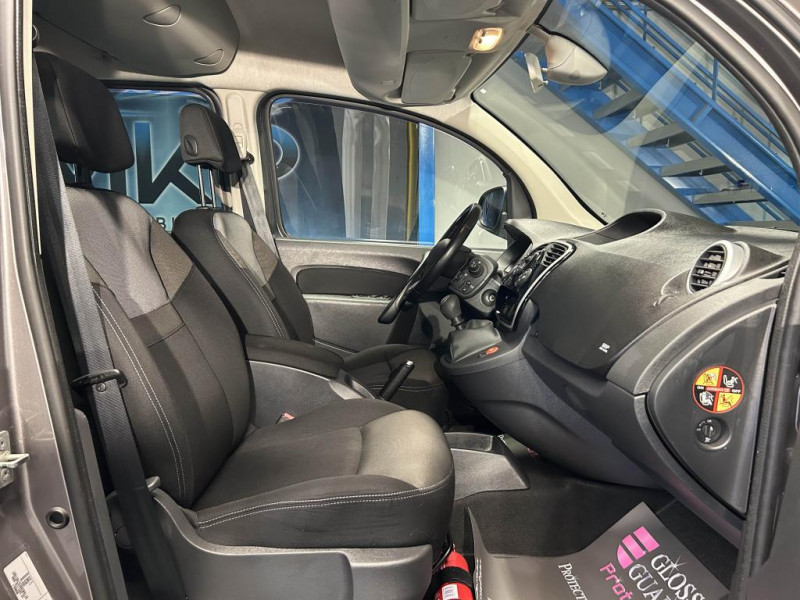 Photo 34 de l'offre de RENAULT KANGOO 1.2 TCE 115 Energy Intens BVM  à 12990€ chez MKP Distribution