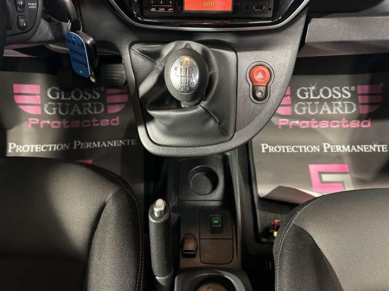 Photo 20 de l'offre de RENAULT KANGOO 1.2 TCE 115 Energy Intens BVM  à 12990€ chez MKP Distribution
