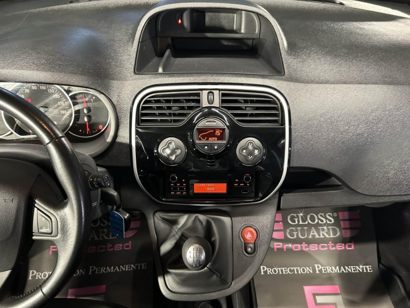 Photo 18 de l'offre de RENAULT KANGOO 1.2 TCE 115 Energy Intens BVM  à 12990€ chez MKP Distribution